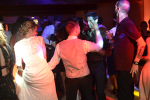 DJ Mariage, Soir&eacute;e dansante